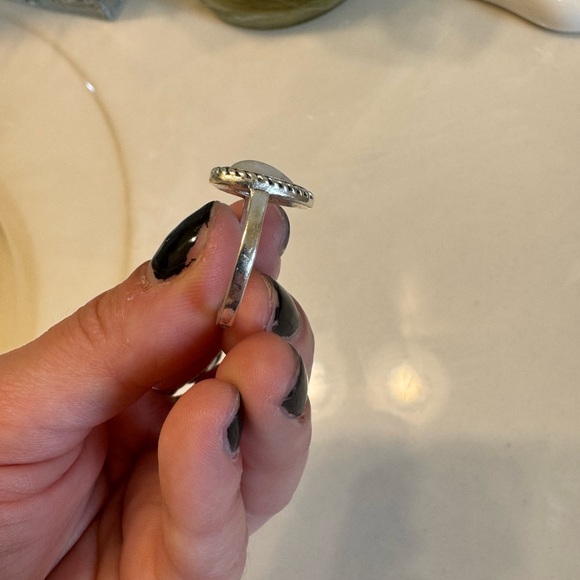 ring - Picture 4 of 5